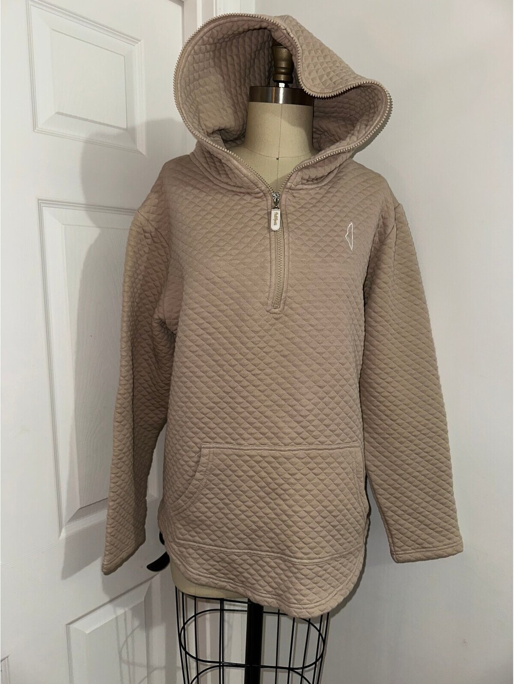 PaliRoots Women's Kickback Hoodie Palestine Philanthropy L